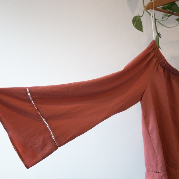 Chelsea28 Off The Shoulder Too - Picture 2 of 5